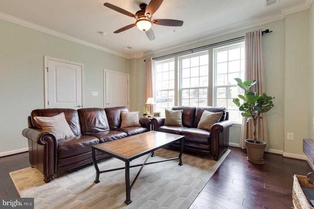 7586 Brunson Cir - Photo 3 of 28