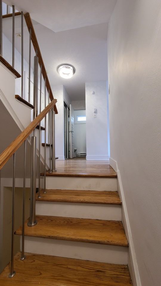 350 Avenue Tudor #1 - Photo 2 of 7