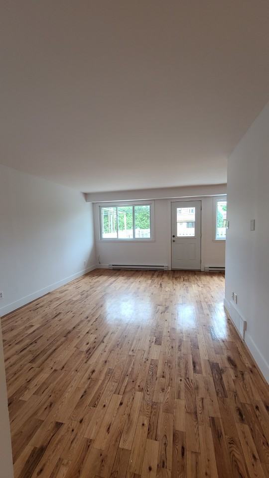 350 Avenue Tudor #1 - Photo 3 of 7