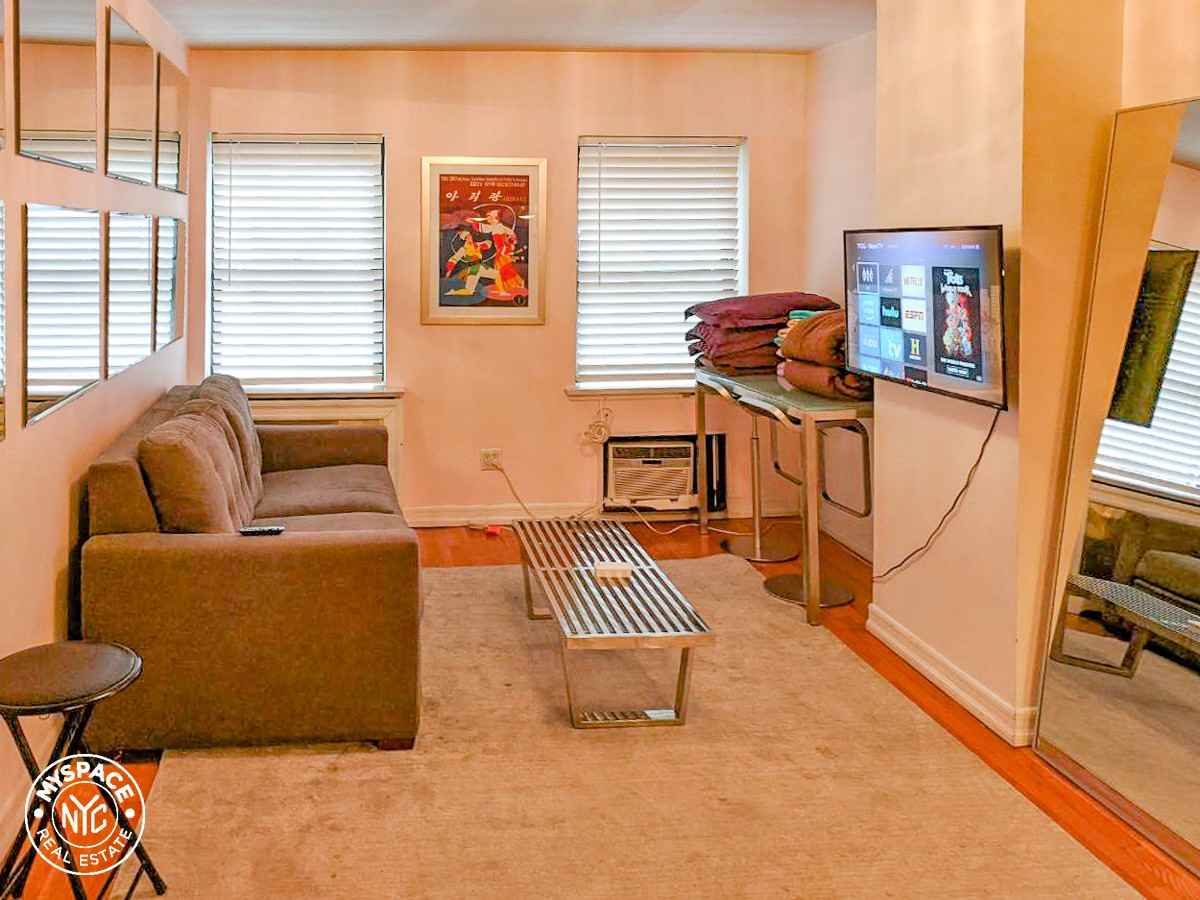 58 W 36th St #4B - Photo 3 of 7