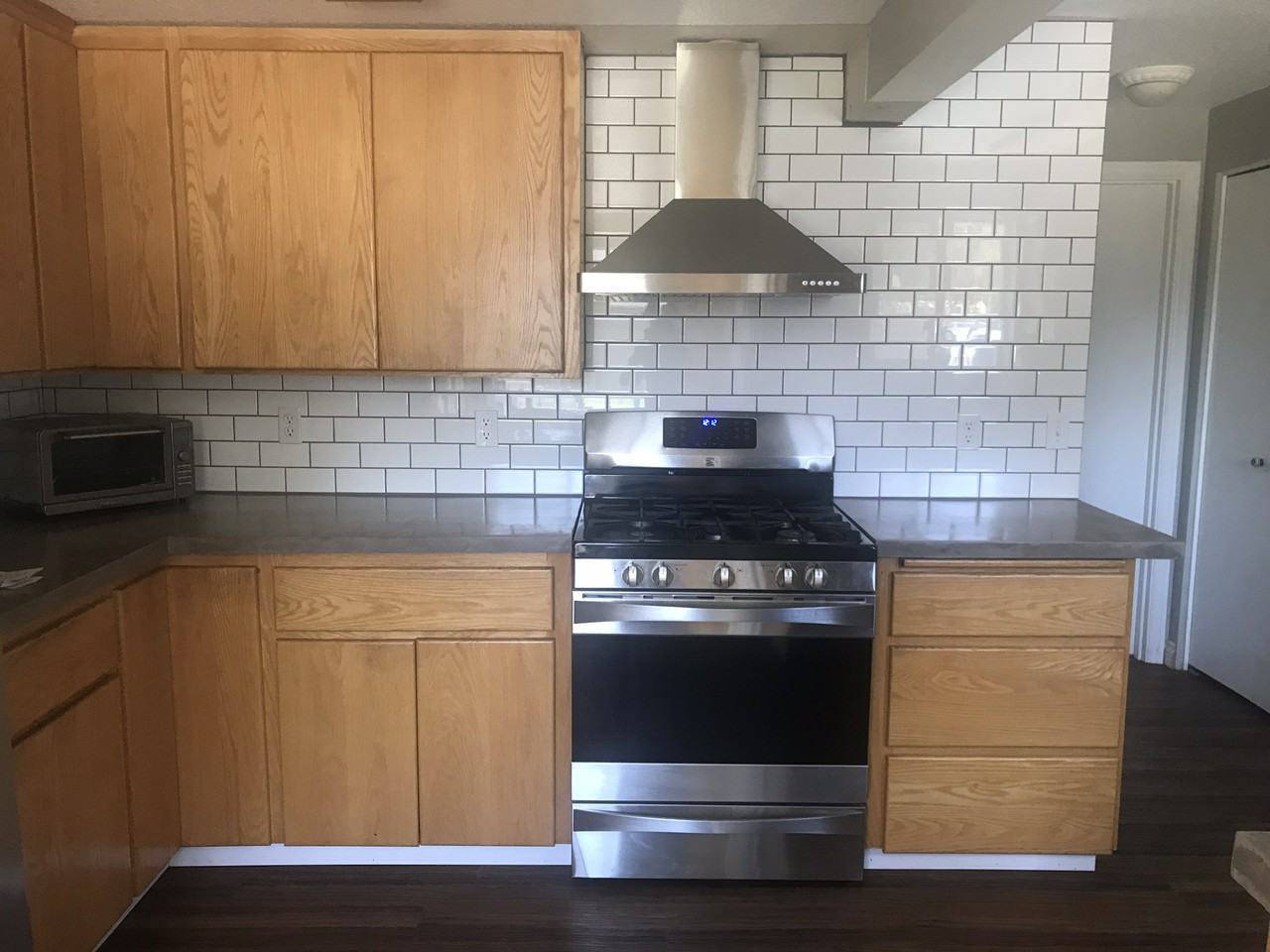 7915 Southeast Henderson Street - Photo 3 of 10