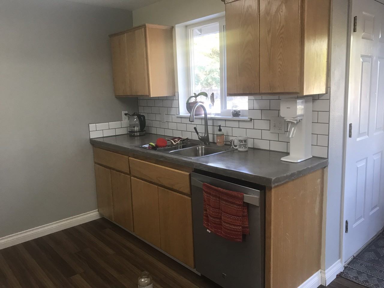 7915 Southeast Henderson Street - Photo 4 of 10