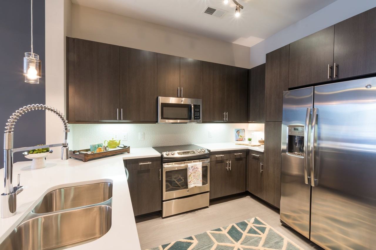 BullHouse - Photo 3 of 36