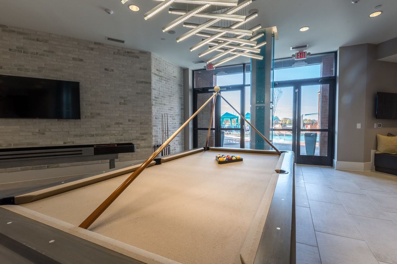 BullHouse - Photo 4 of 36