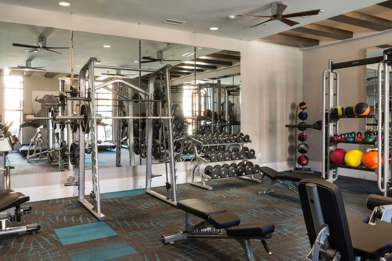 BullHouse - Photo 6 of 36