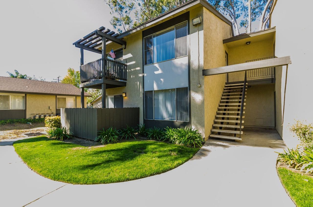 Pinewood Apartments - Photo 5 of 50