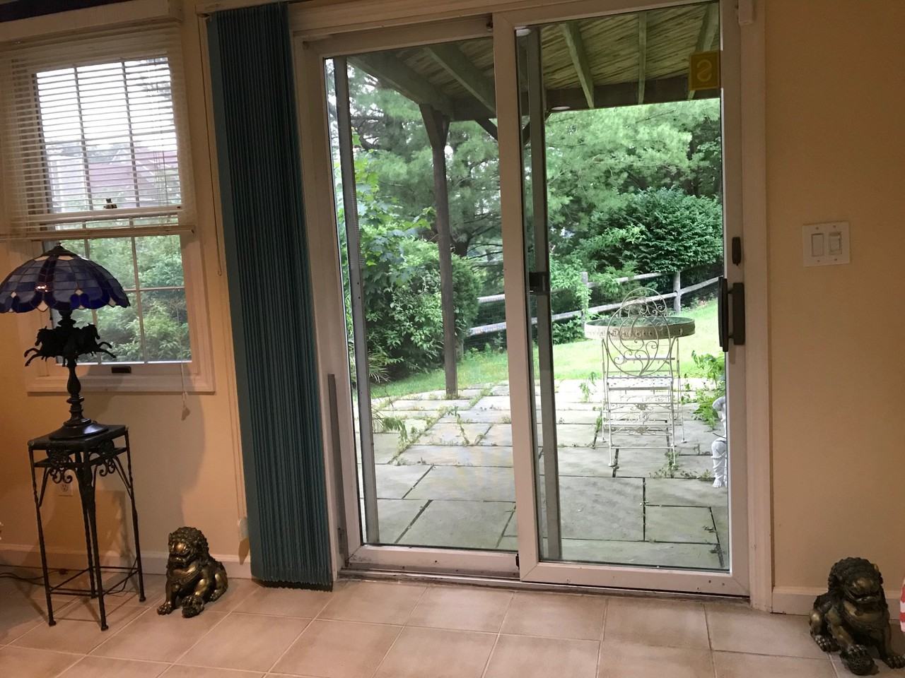 2205 Regent Dr - Photo 3 of 12