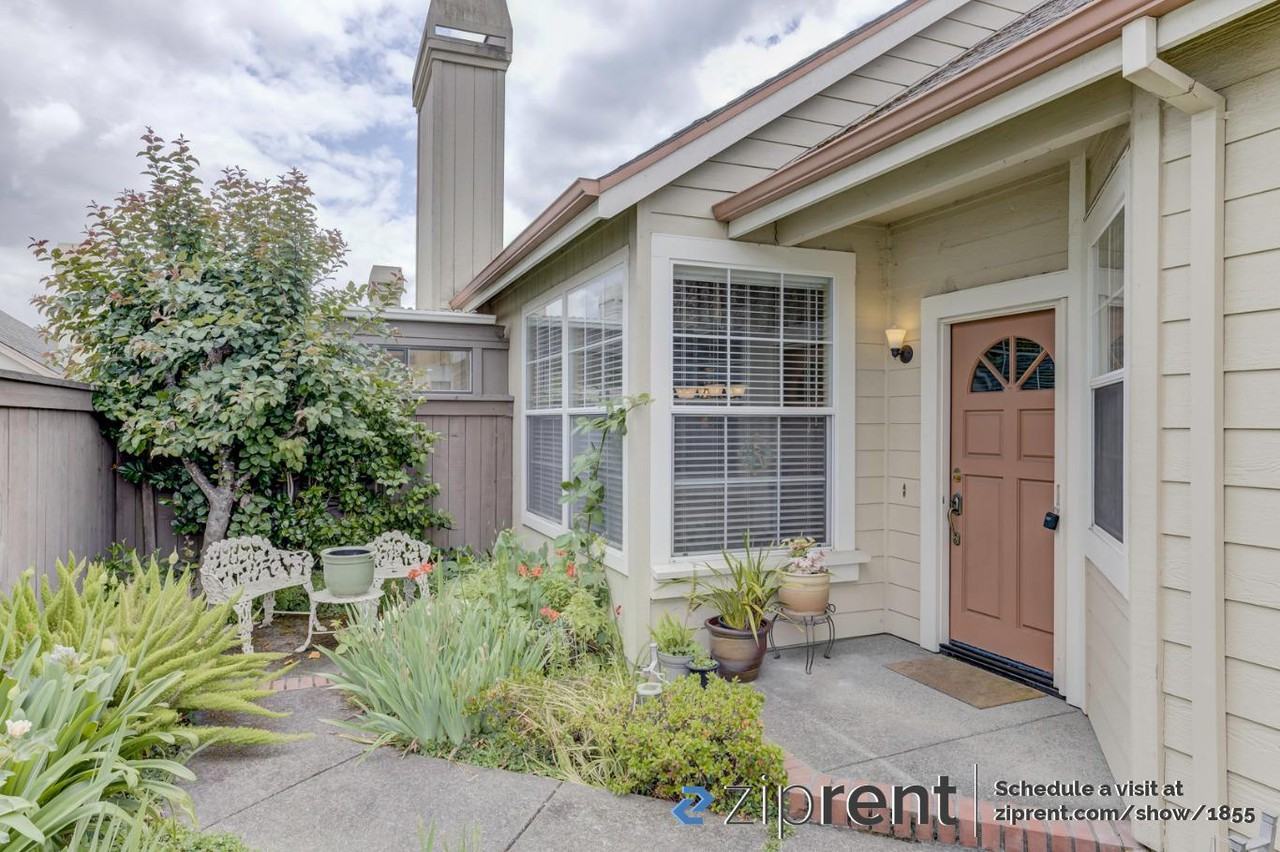 842 Cab Calloway Ct - Photo 3 of 18