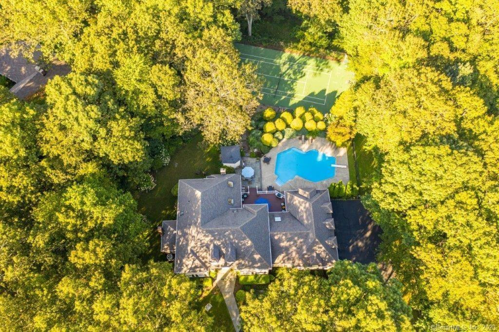 102 Bayberry Ln - Photo 2 of 36