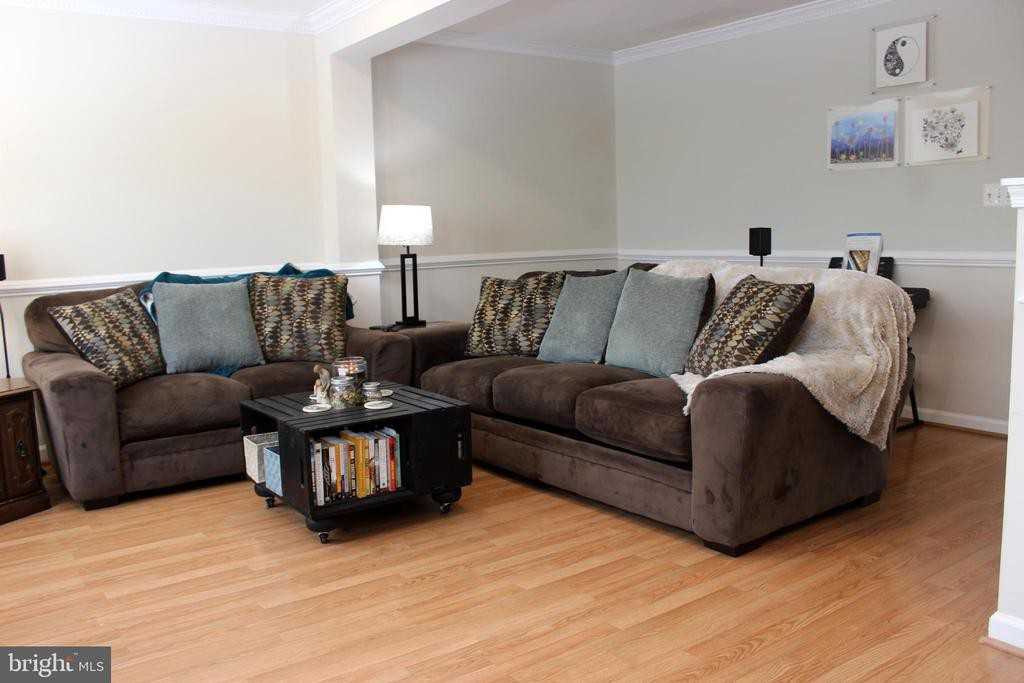 9038 Falcon Glen Court - Photo 3 of 36