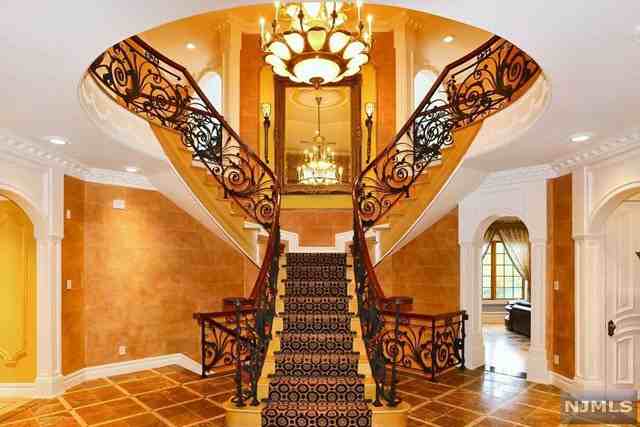 43 Warren Ln - Photo 2 of 25