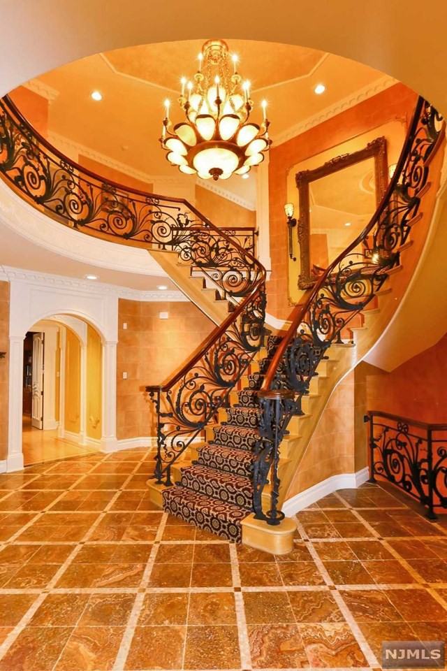 43 Warren Ln - Photo 3 of 25