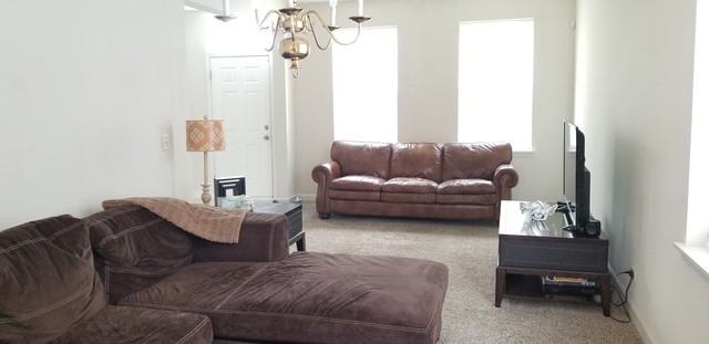 2758 Liberty Lakes Blvd - Photo 2 of 28