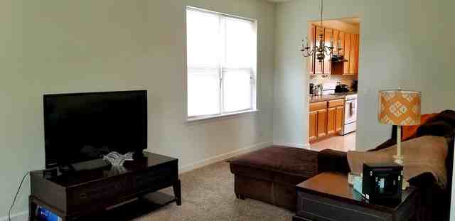 2758 Liberty Lakes Blvd - Photo 3 of 28