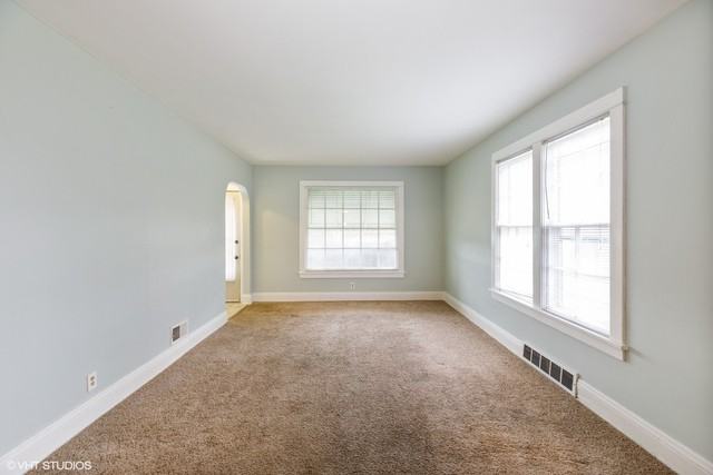 17924 Park Ave - Photo 2 of 10