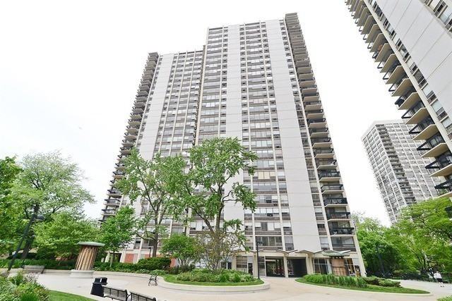 1360 N Sandburg Ter #1201