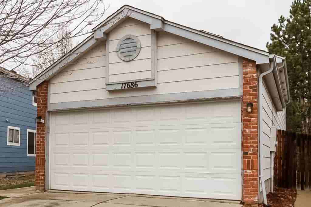 17686 E Brunswick Pl - Photo 3 of 9