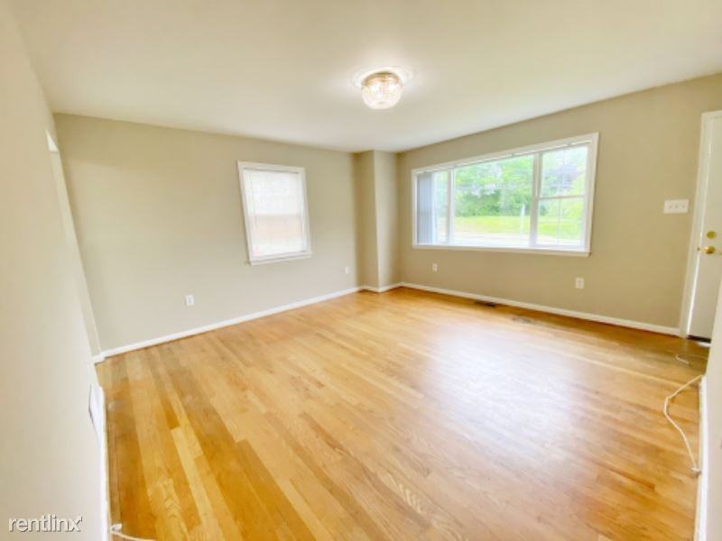 10916 Montgomery Rd - Photo 2 of 18