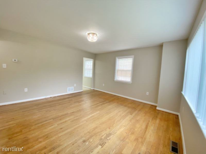 10916 Montgomery Rd - Photo 3 of 18