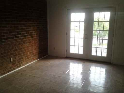 410 W Meadowview Rd - Photo 3 of 7