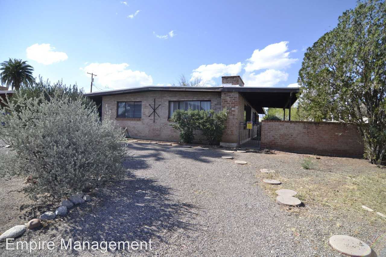 5749 E 10th St - Photo 2 of 13