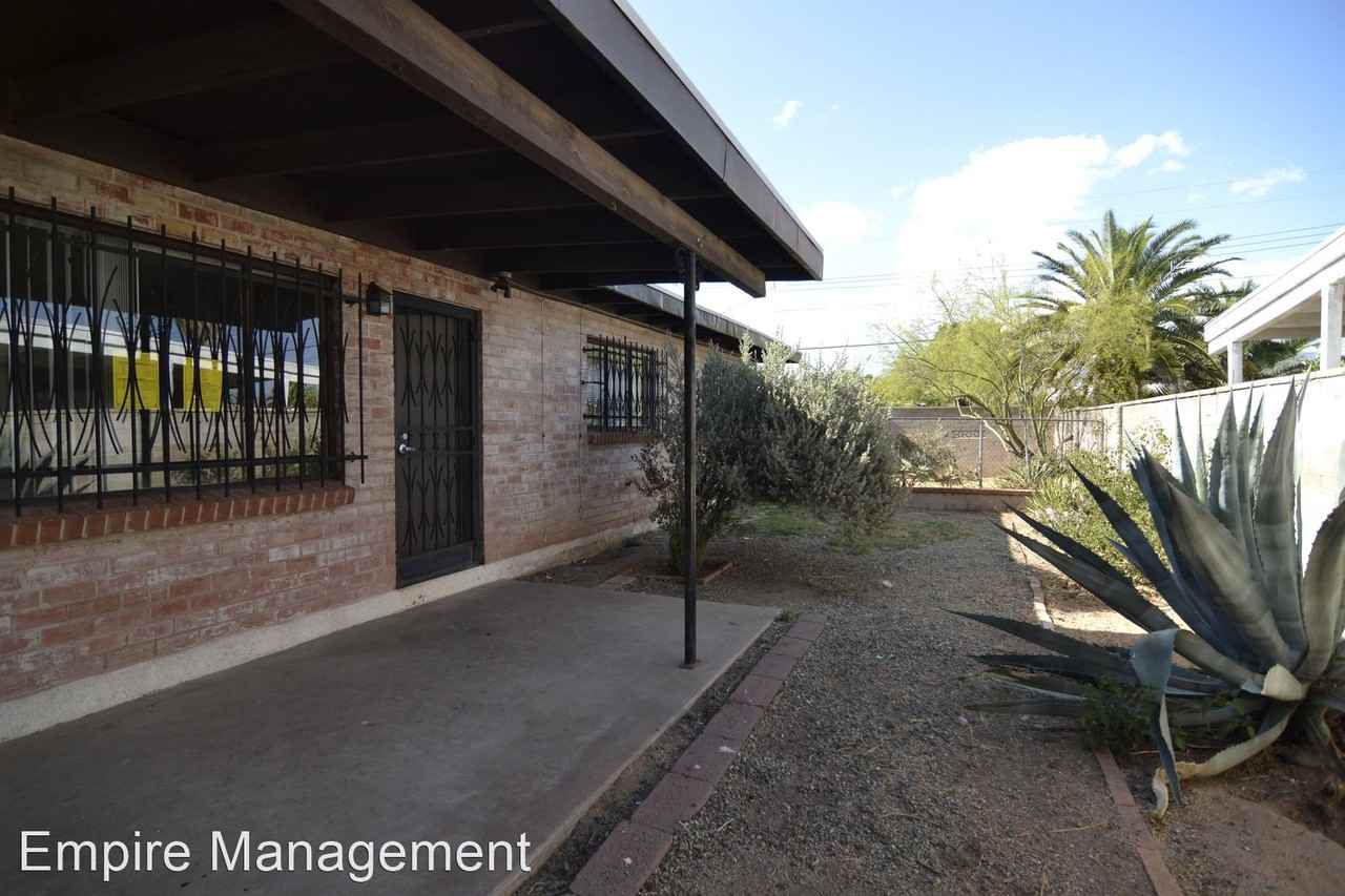 5749 E 10th St - Photo 3 of 13