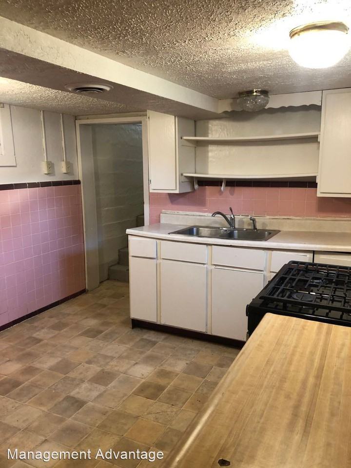 1317 Hart St - Photo 3 of 14