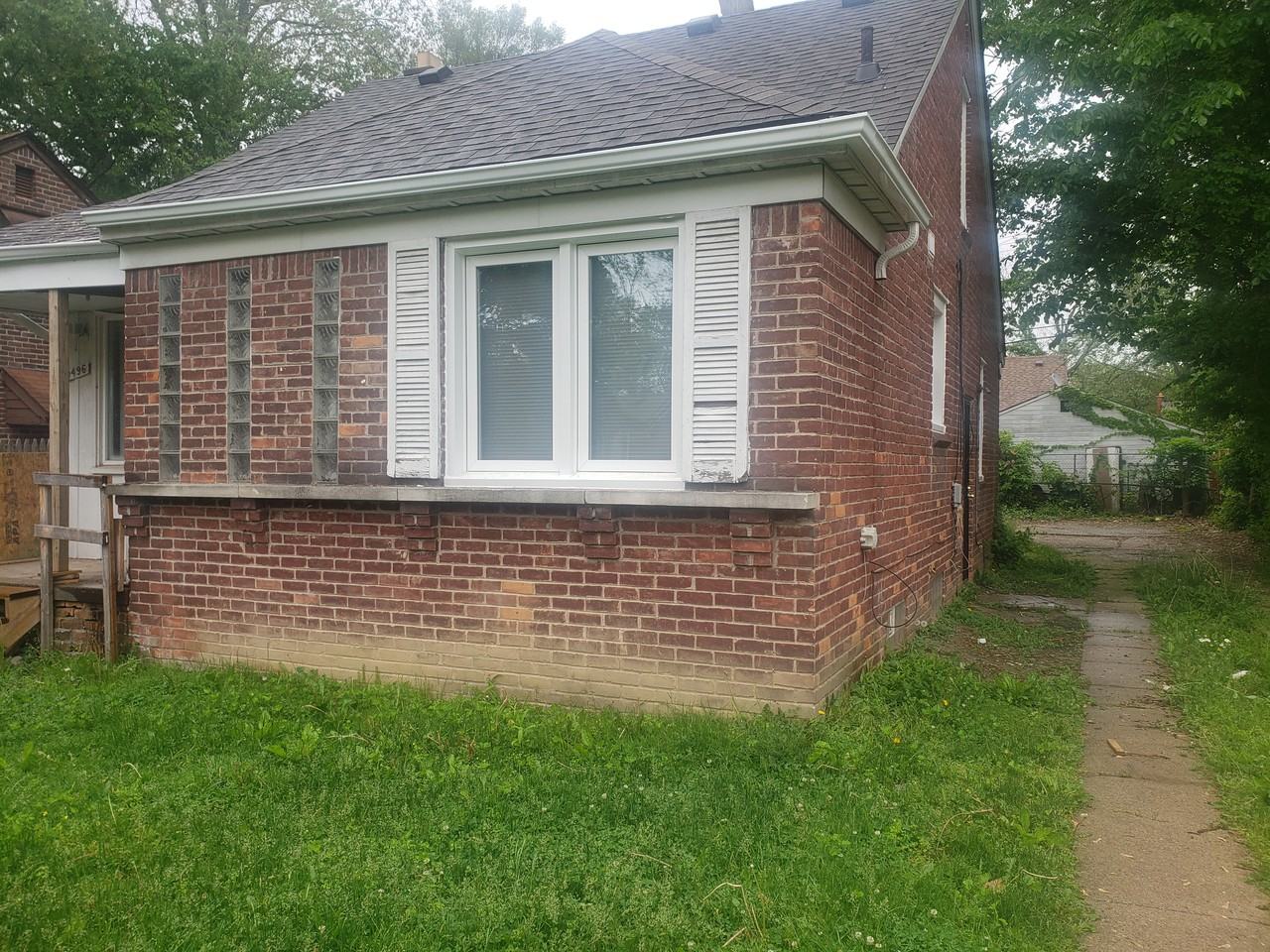 19496 Braile St - Photo 2 of 20