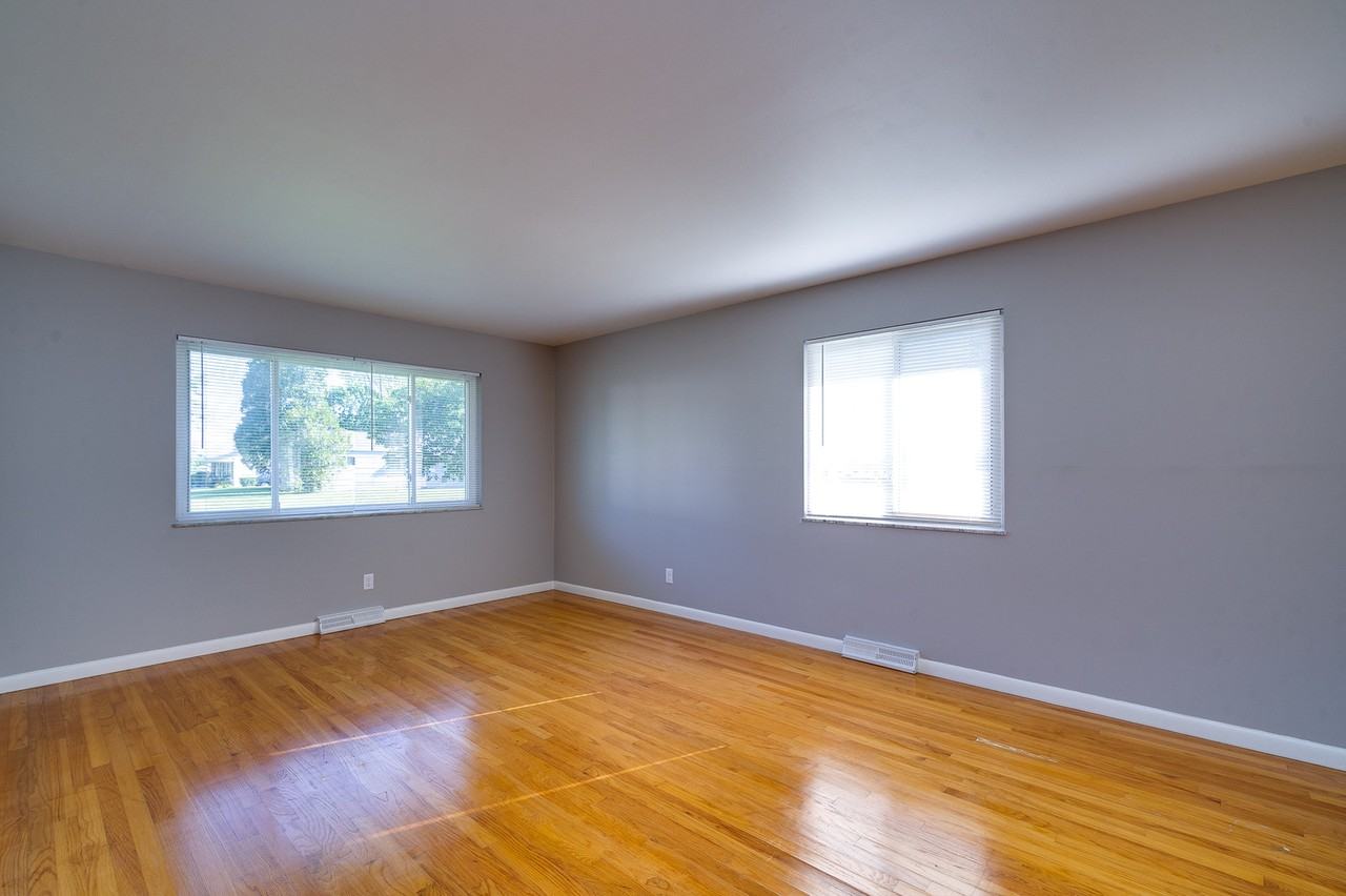 3326 Forent Ave - Photo 2 of 8