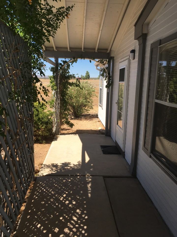 21355 N Old Highway 89 - Photo 2 of 17