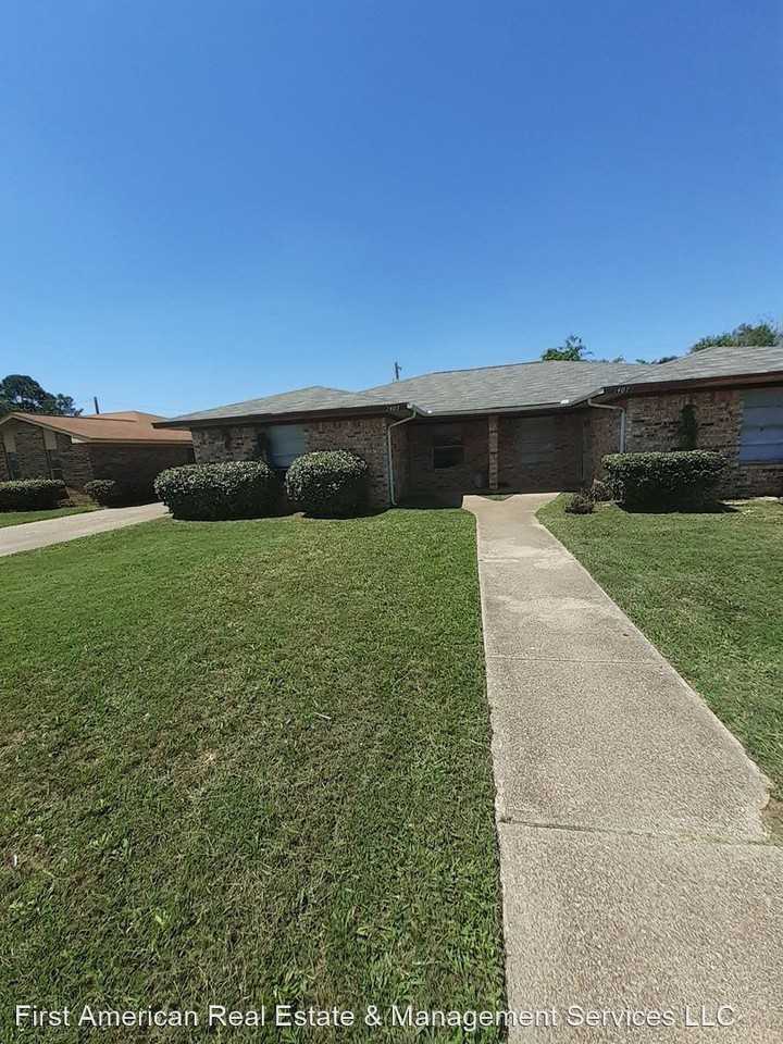 1405-1407 Blackwell Drive - Photo 2 of 3