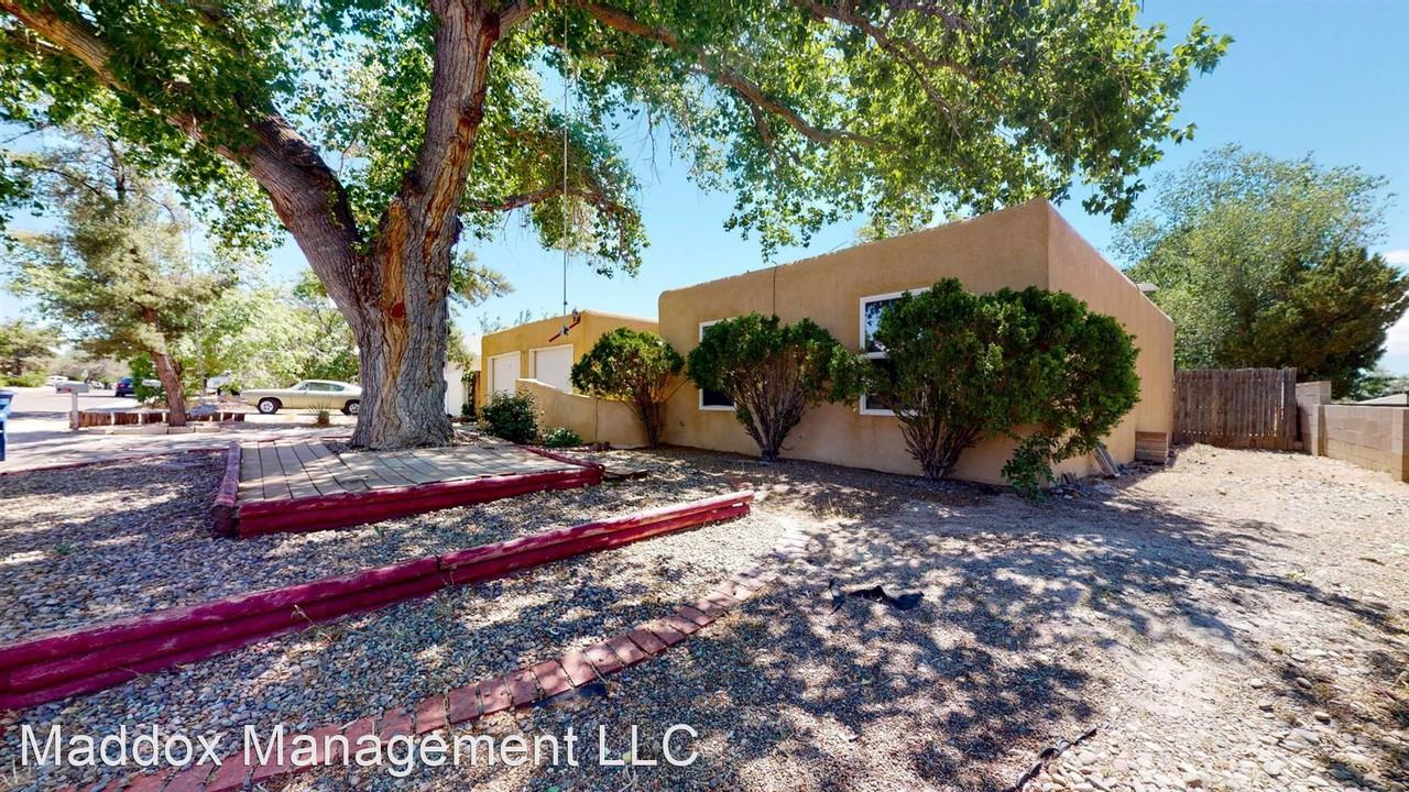 2513 Sandler Dr Ne - Photo 3 of 38