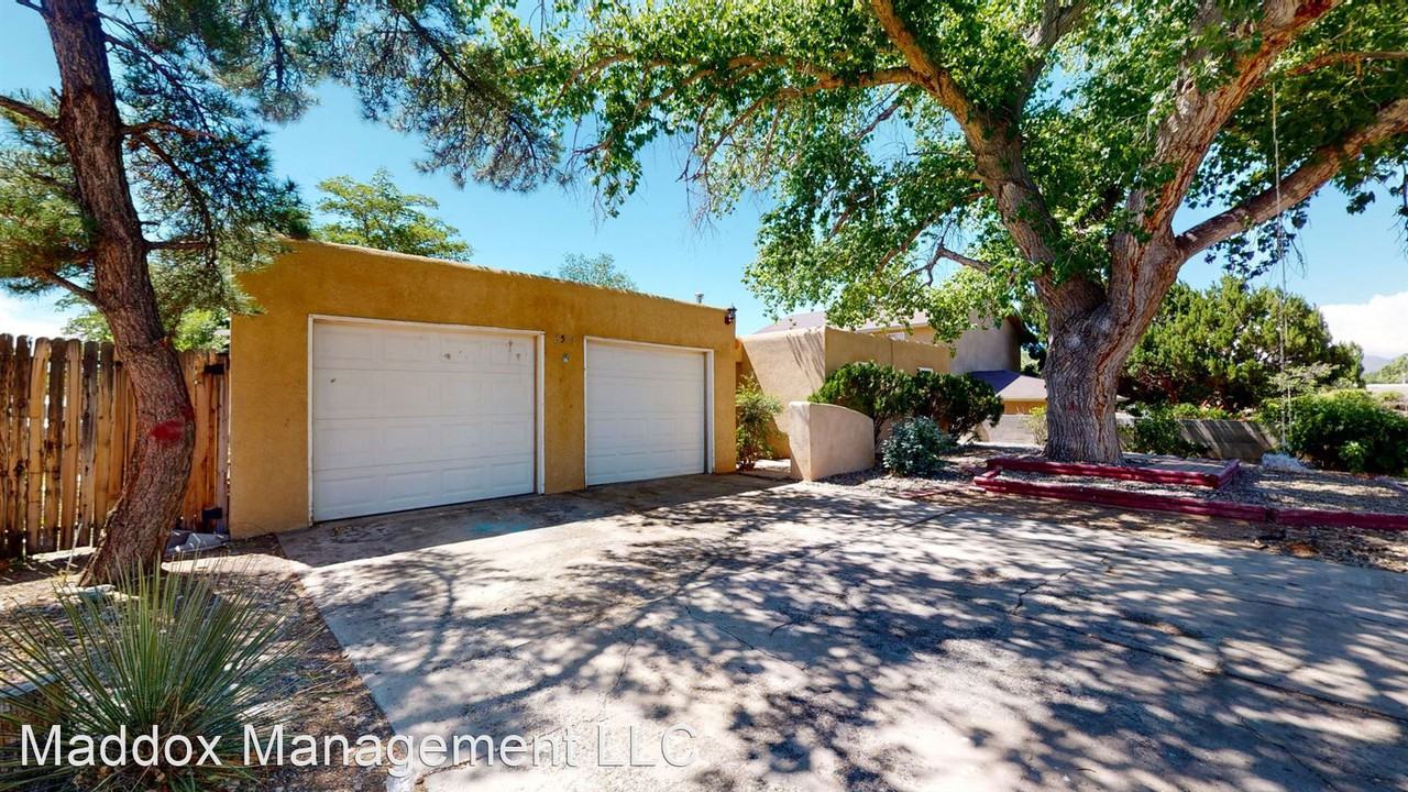 2513 Sandler Dr Ne - Photo 2 of 38