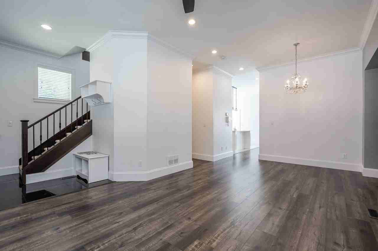 12898 60 Ave - Photo 3 of 21