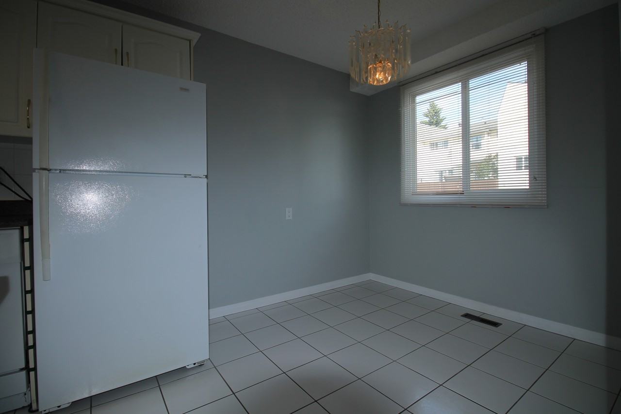 14477 55 St Nw - Photo 3 of 12