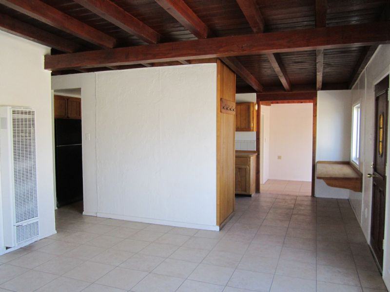 625 Grove St Ne - Photo 3 of 8