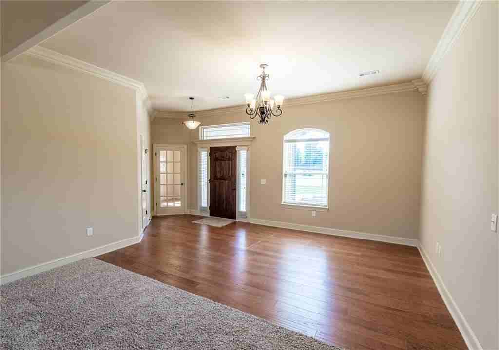 5702 S 66th St - Photo 3 of 29