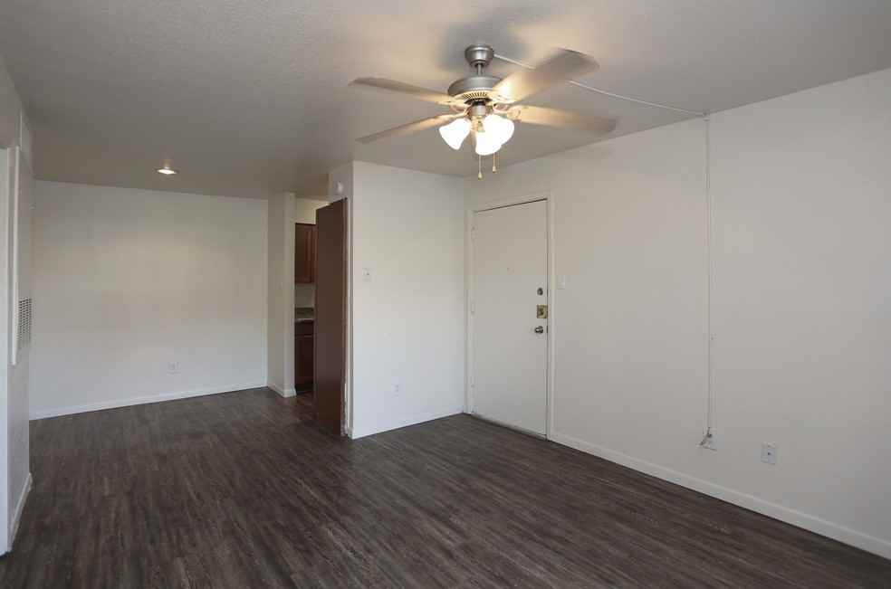 Madison Square - Photo 7 of 17