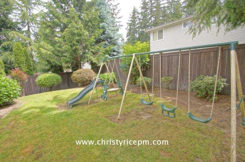 12720 Ne 92nd Pl - Photo 2 of 9