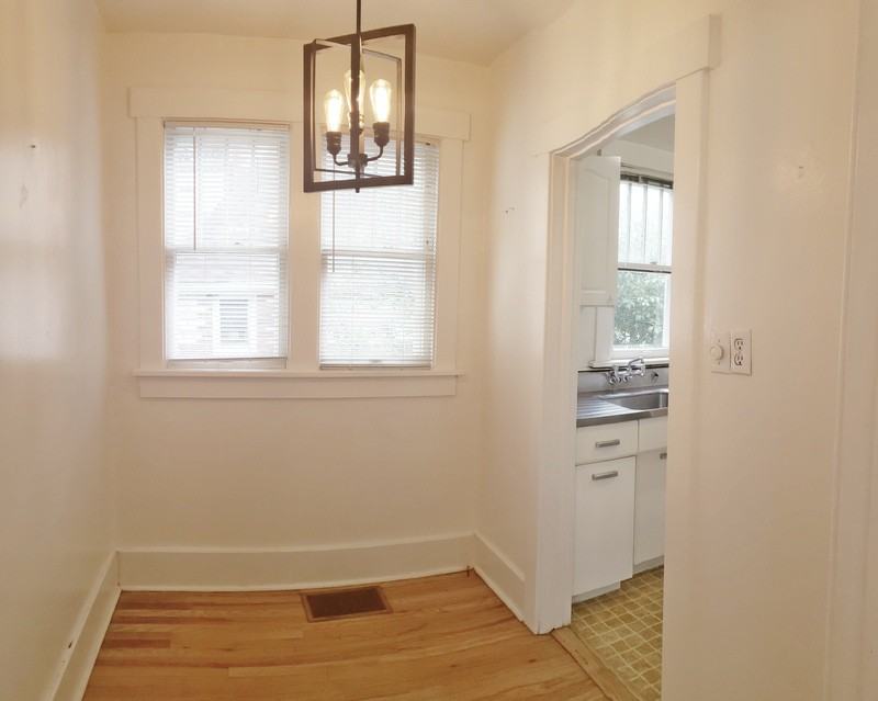 528 S Franklin St - Photo 3 of 16