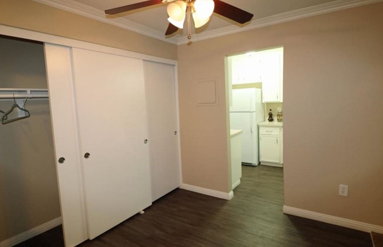 Greenhouse - Photo 5 of 21