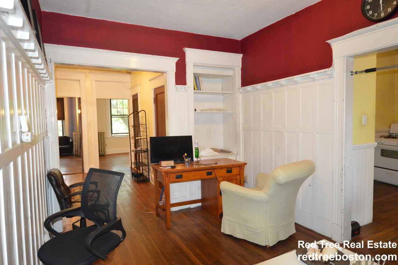 1580 Beacon St 3, Brookline, MA 02446 3 Bedroom Apartment for Rent