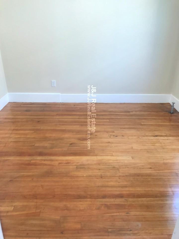18 Lakewood St 2L - Photo 2 of 8