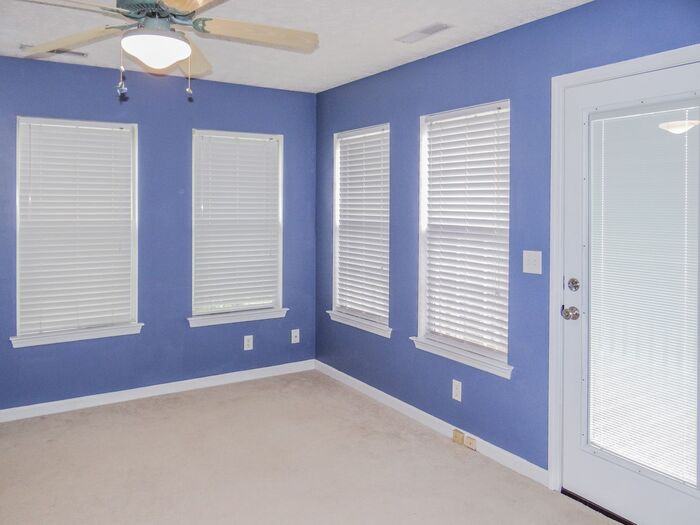 142 Stillwater Dr - Photo 3 of 38