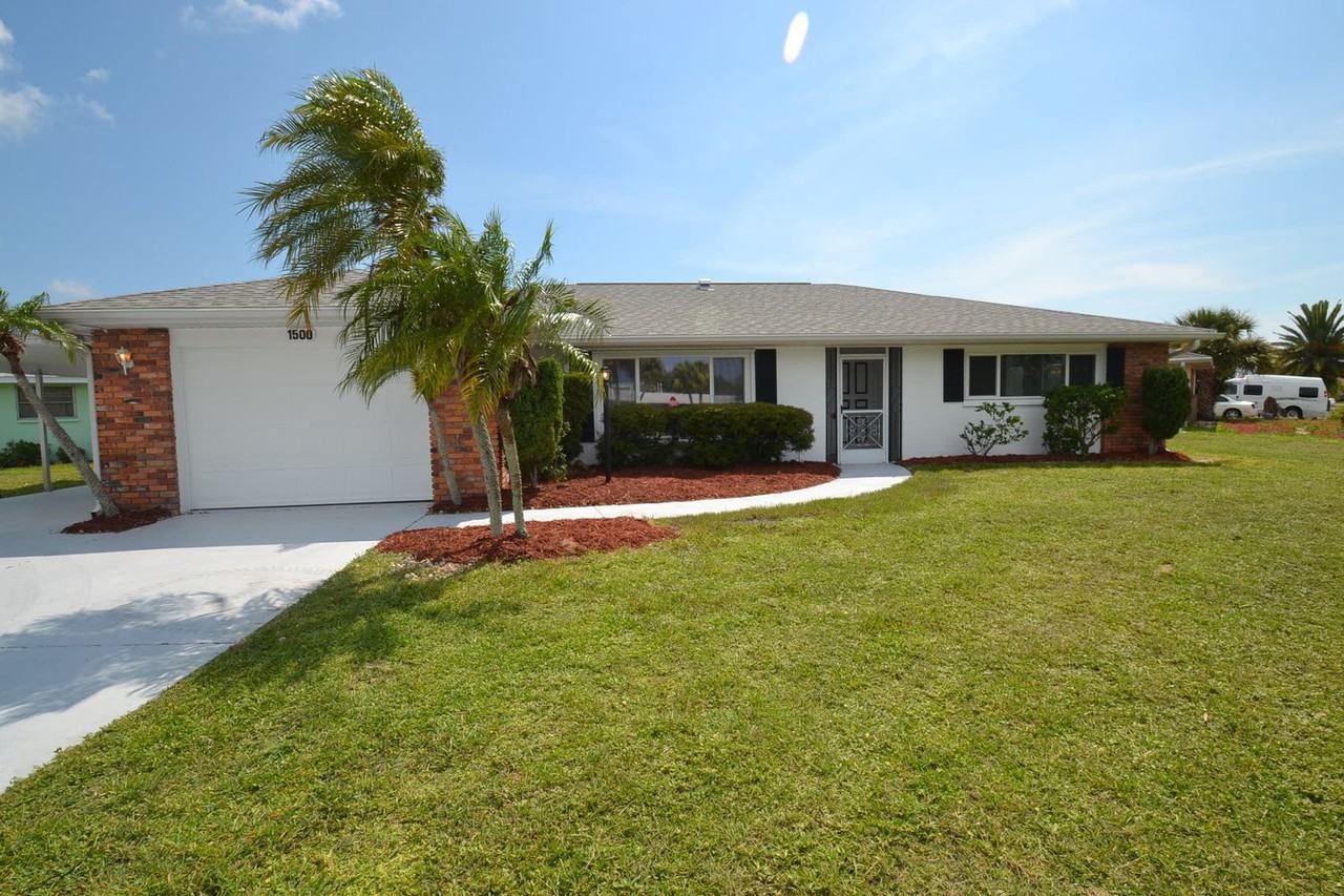 1500 Lakeside Dr, Venice Gardens, FL 34293 3 Bedroom House