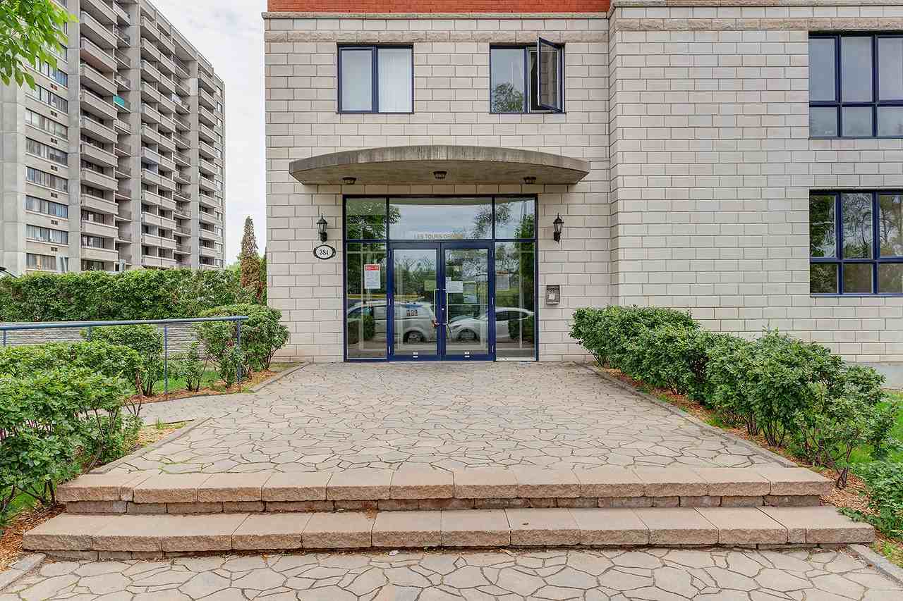 384 Rue Crépeau #205 - Photo 2 of 38