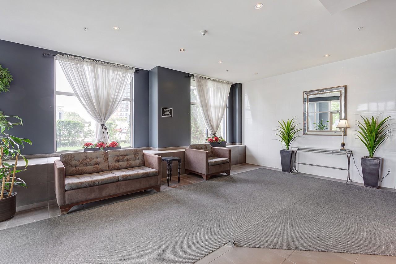 384 Rue Crépeau #205 - Photo 3 of 38