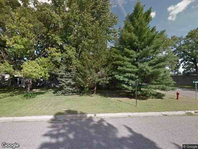 1226 10th Ave Se - Photo 3 of 12