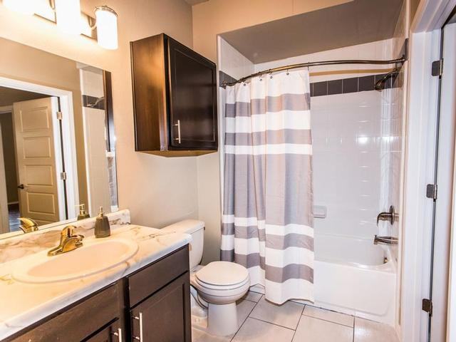 8336 S Lewis Ave - Photo 6 of 19