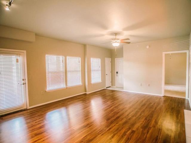 8336 S Lewis Ave - Photo 6 of 19